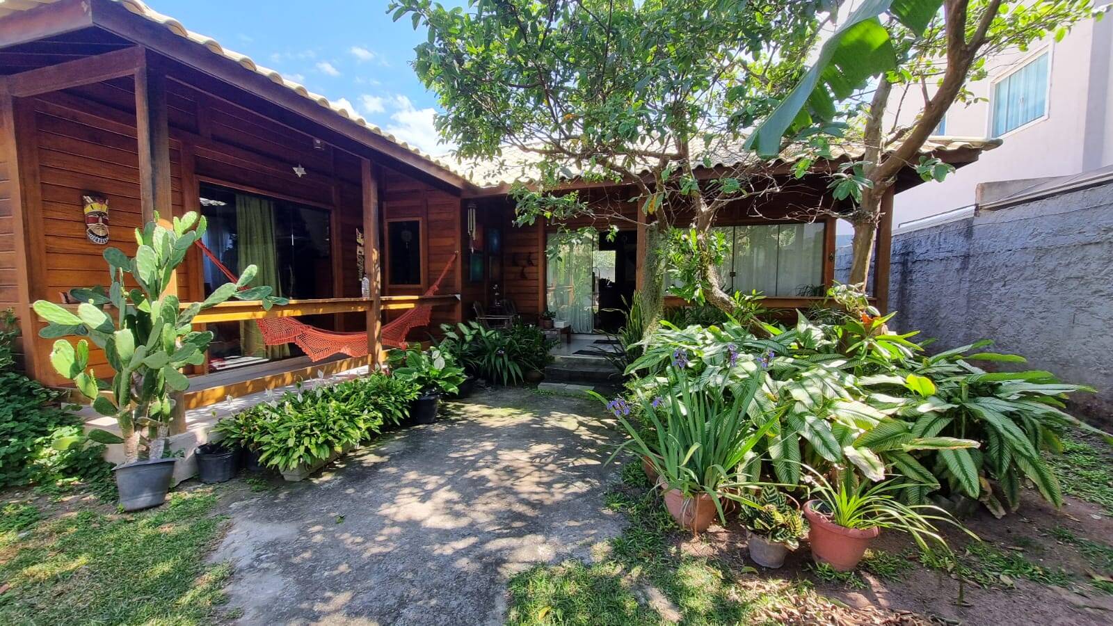 Casa 2 quartos, 1 suíte em Interlagos - Vila Velha-ES.