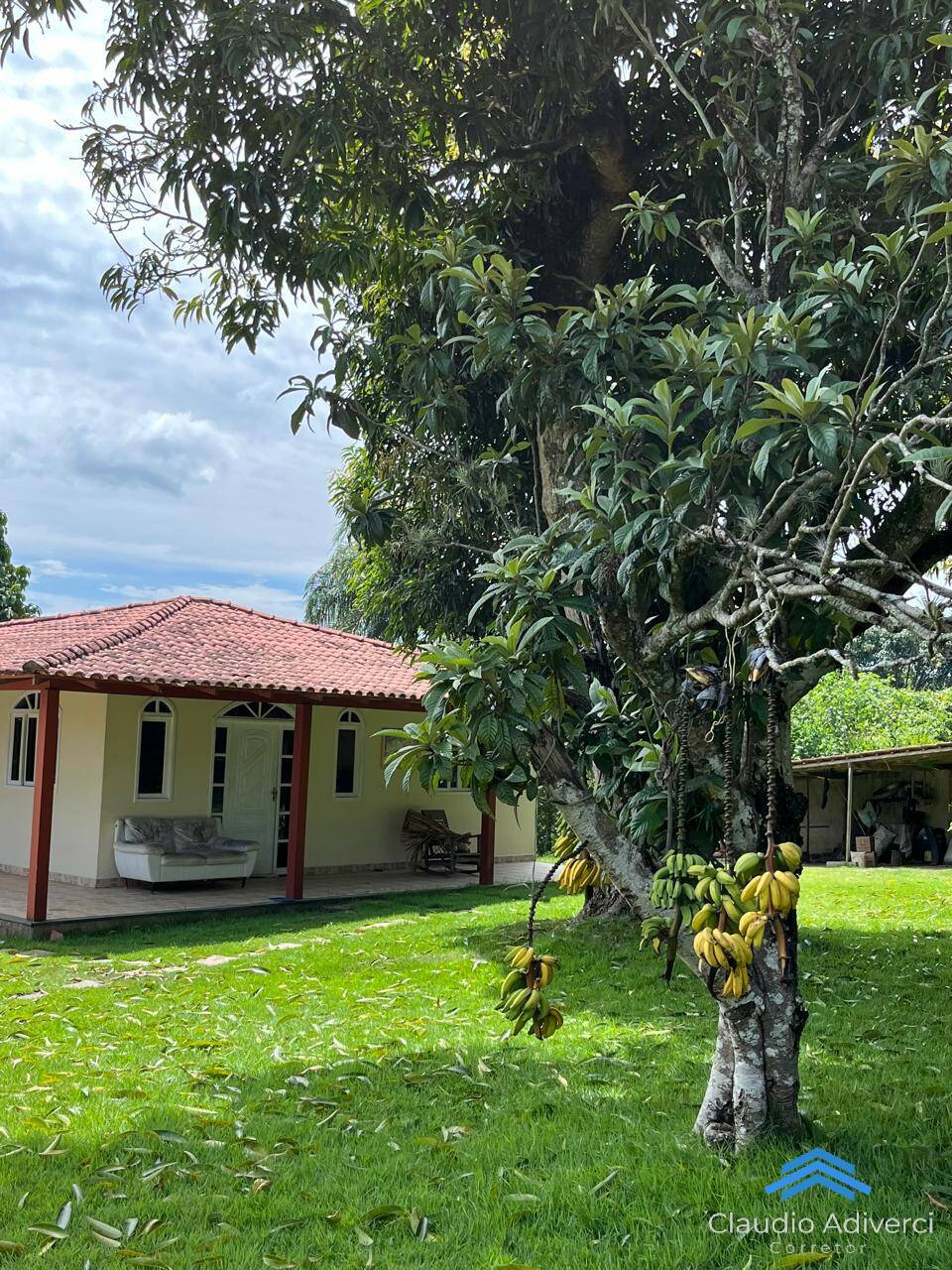 Chácara 5.123 m2 de área total com 2 casas em Corrego Sete- Vila Velha-ES